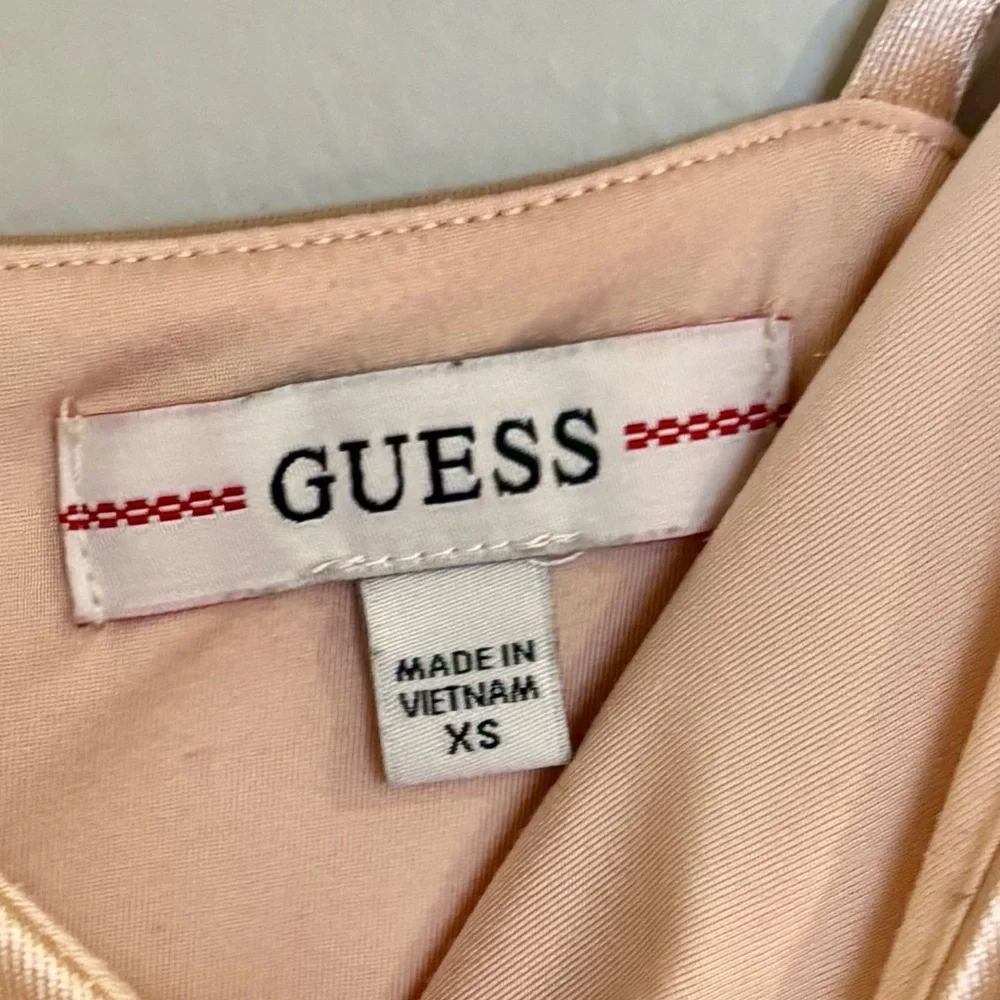 Guess| Y2K Blush Satin Sexy Mini Dress w/Ring Detail & Side Cut Out Sz XS - Picture 6 of 8